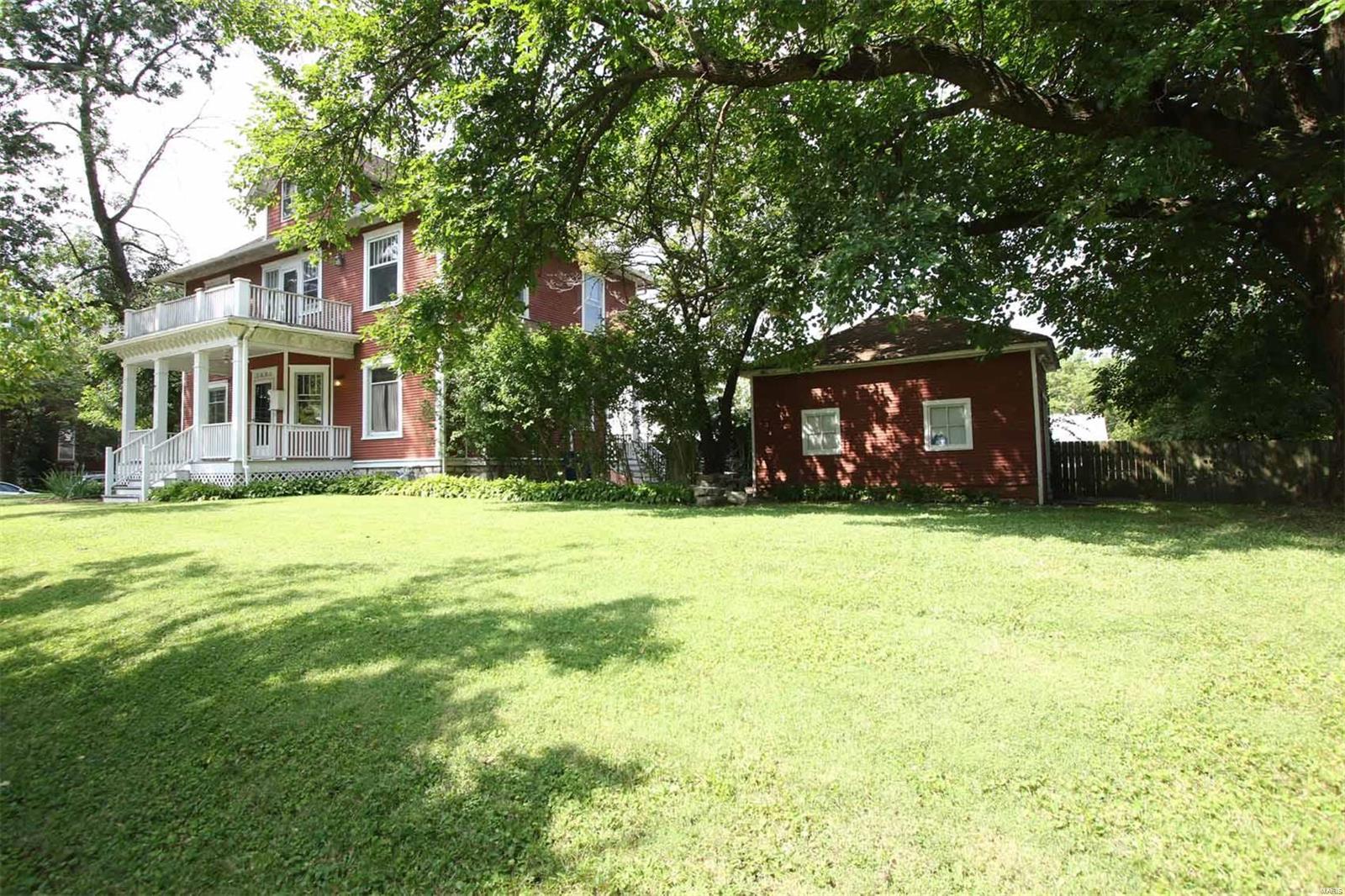 1602 Liberty Street Alton, IL 62002 - Photo 2 of 28 Gallery Image 2