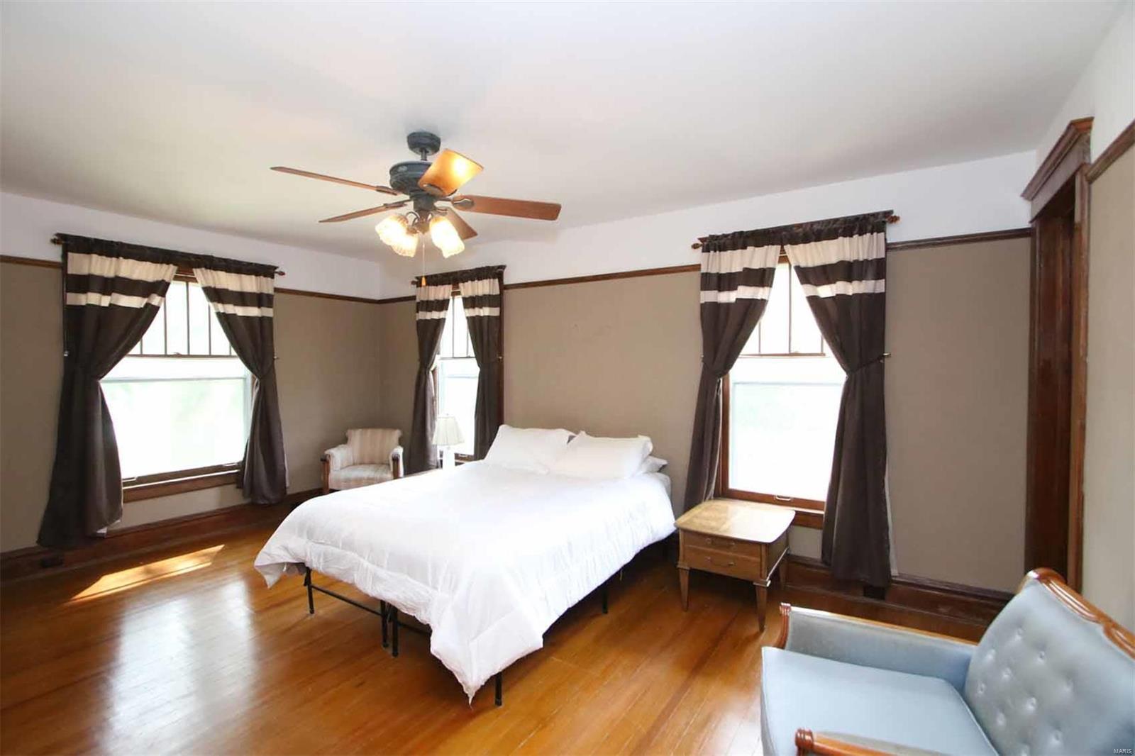 1602 Liberty Street Alton, IL 62002 - Photo 17 of 28 Gallery Image 17