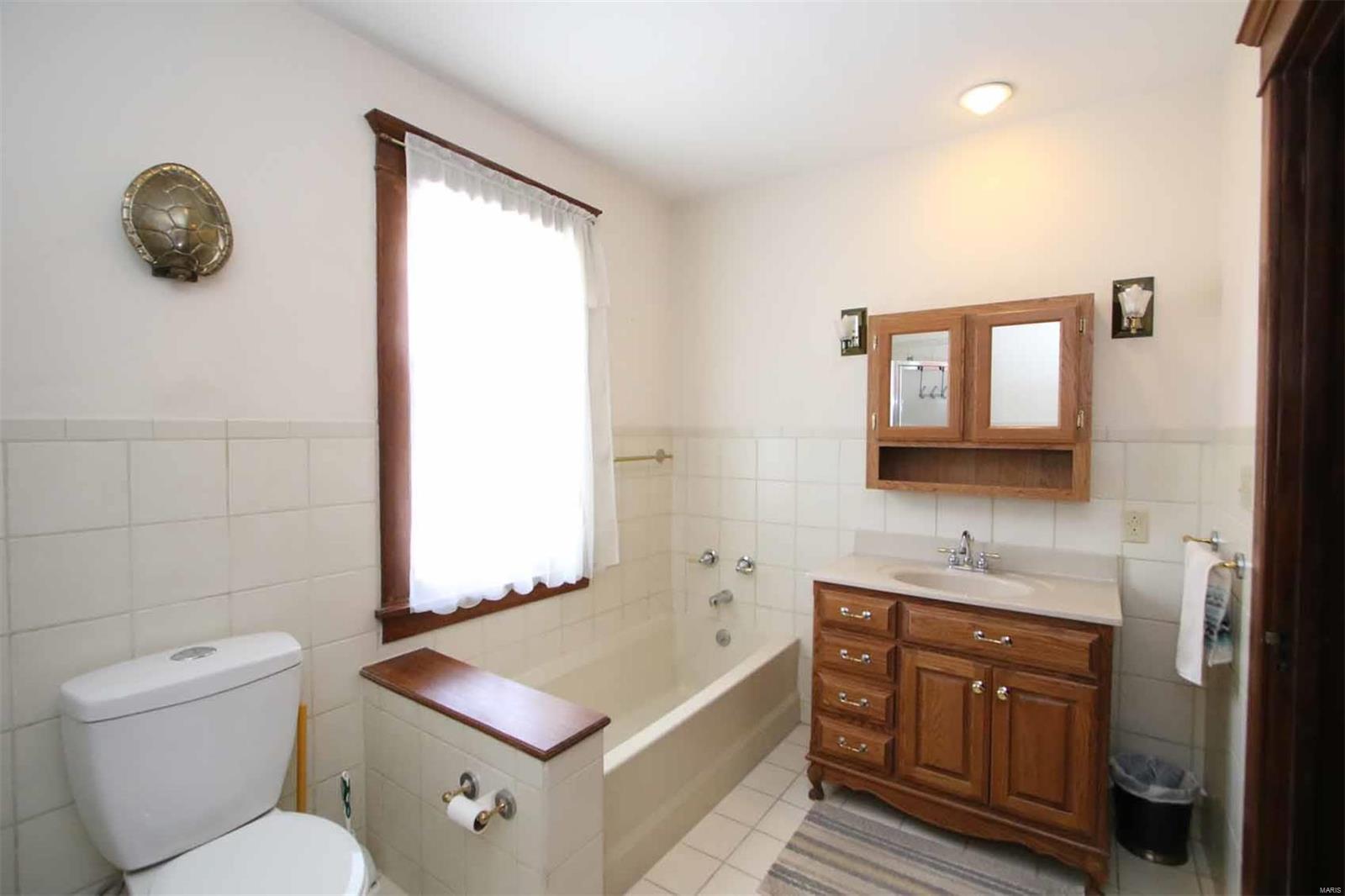 1602 Liberty Street Alton, IL 62002 - Photo 19 of 28 Gallery Image 19