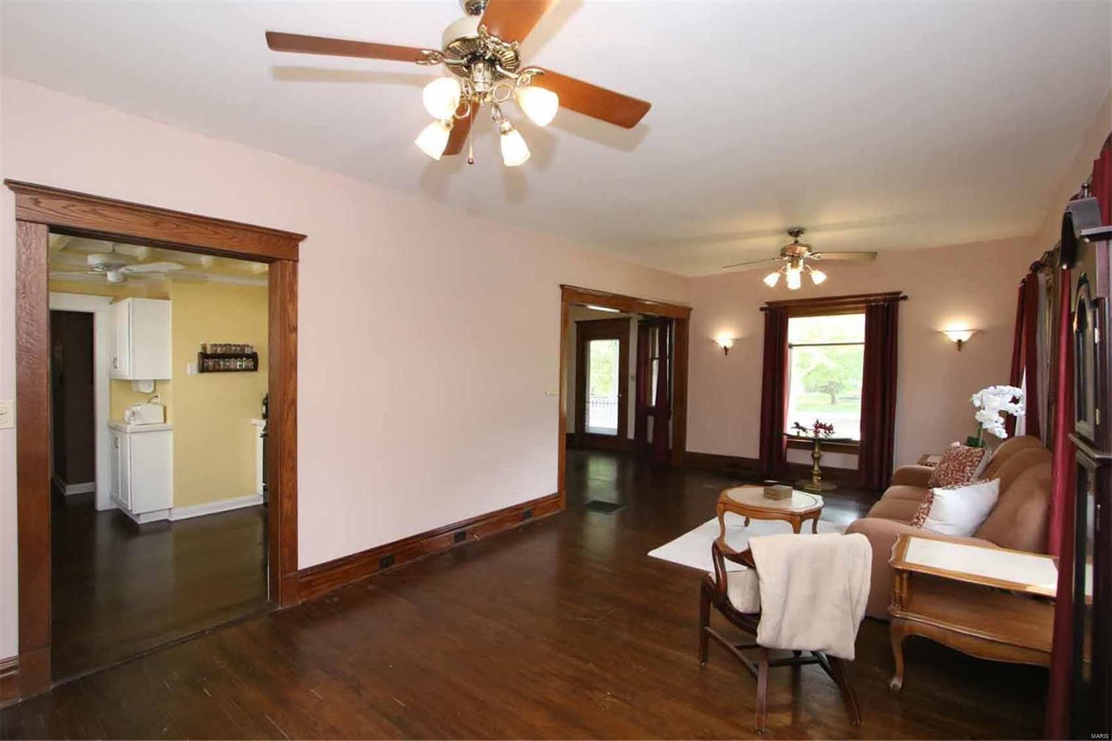 1602 Liberty Street Alton, IL 62002 - Photo 9 of 28 Gallery Image 9