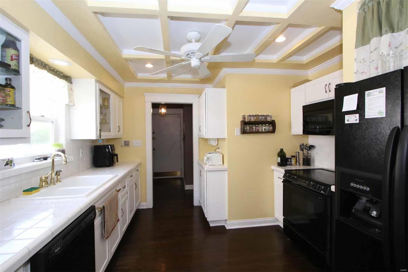 1602 Liberty Street Alton, IL 62002 - Photo 10 of 28 Gallery Image 10
