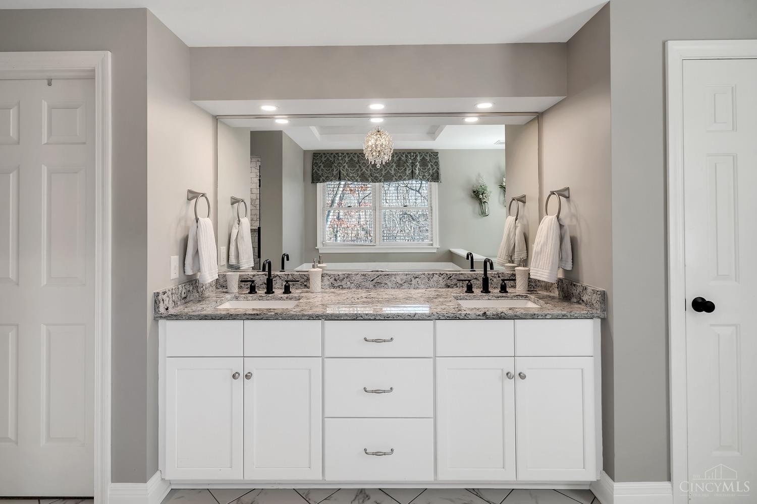 6451 Taylor Road Cincinnati, OH 45248 - Photo 24 of 47