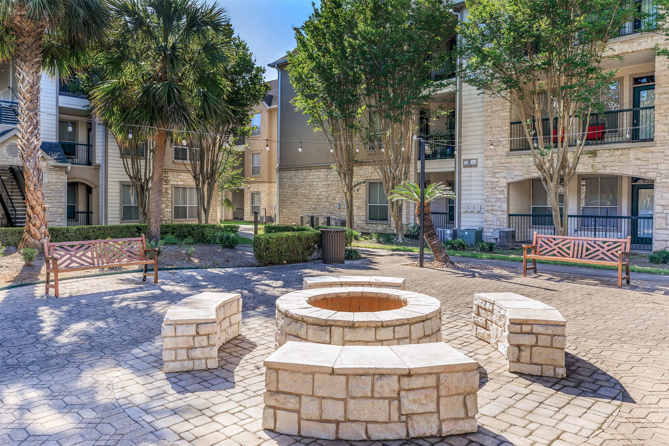 5510 South Rice Avenue, Unit 428 Houston, TX 77081 - Photo 4 of 6 a front view of a house with sitting area