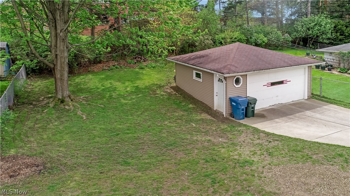 9909 Reichert Road Cleveland, OH 44130 - Photo 6 of 29
