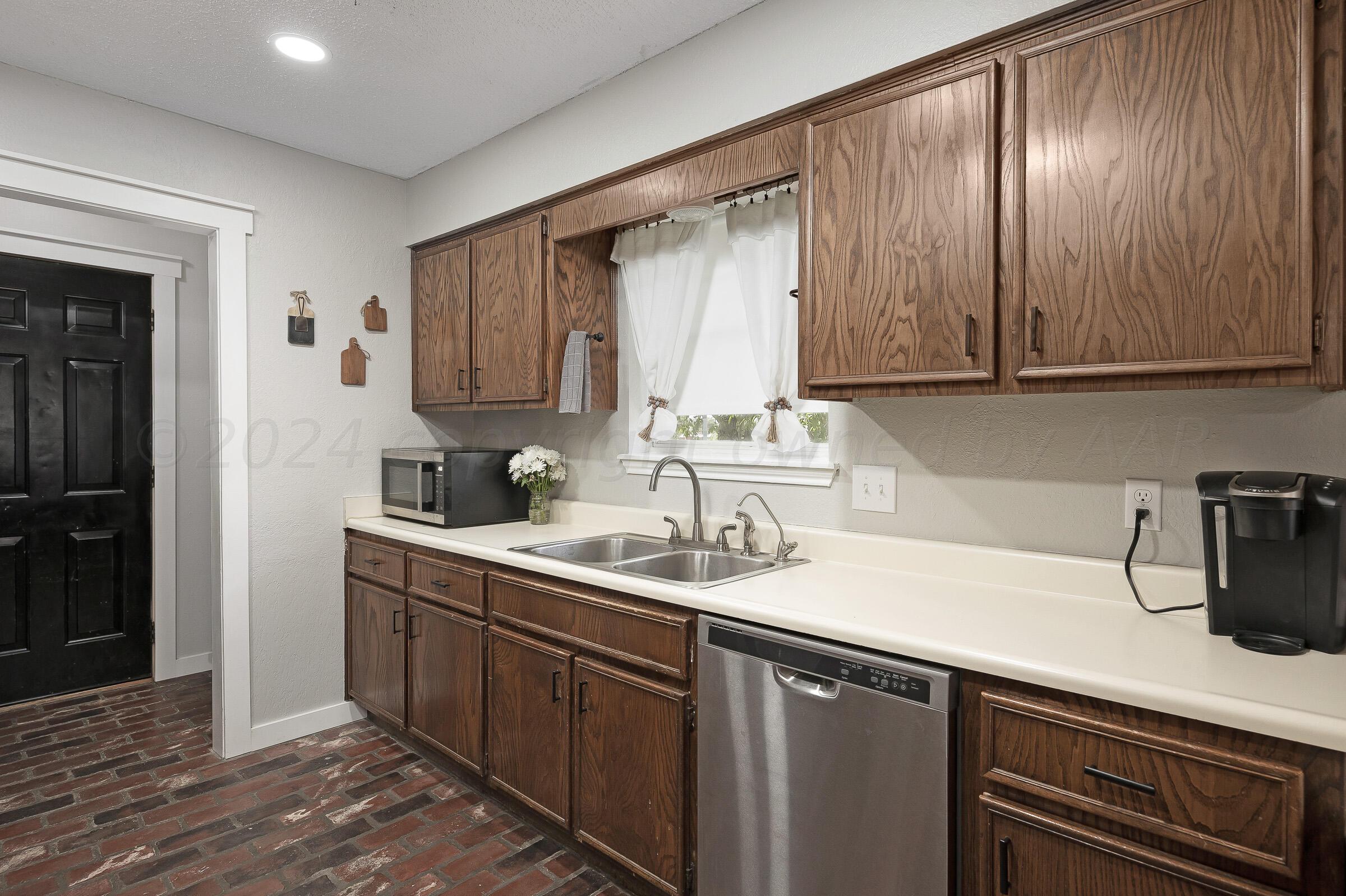 107 Rio Trail Amarillo, TX 79108 - Photo 11 of 24 011_Kitchen