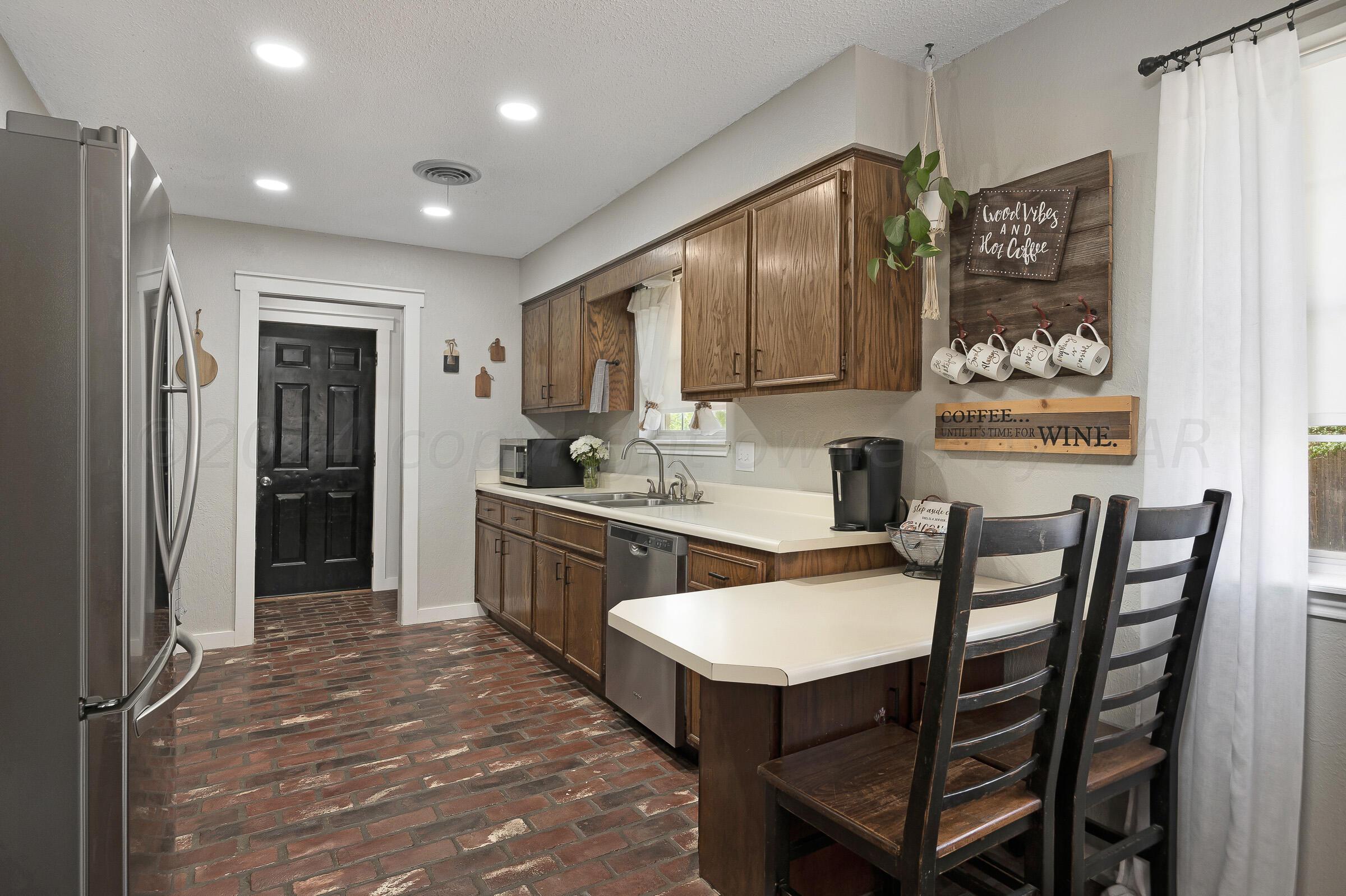 107 Rio Trail Amarillo, TX 79108 - Photo 10 of 24 010_Dining And Kitchen