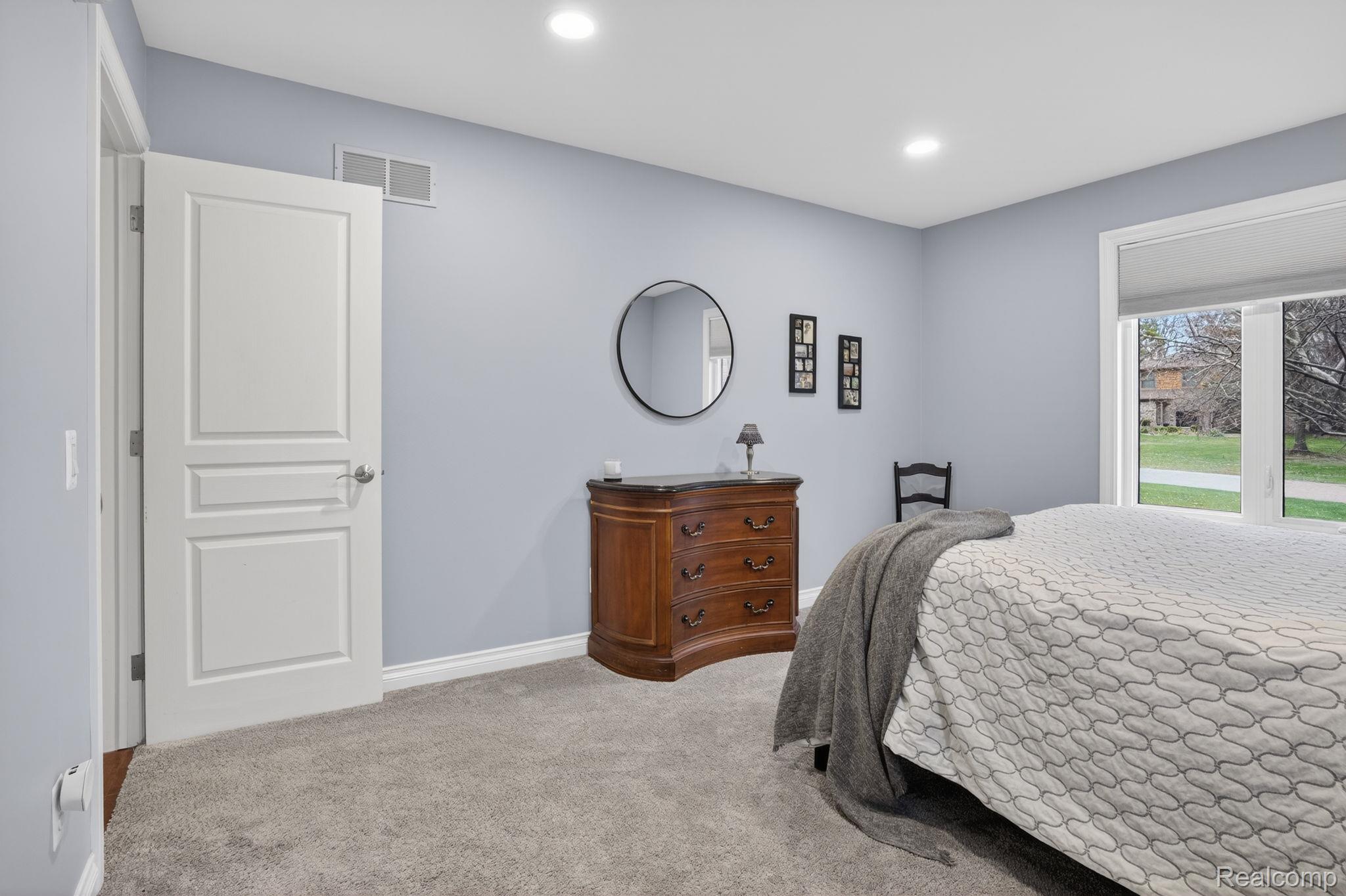 341 Ridgewood Road Rochester, MI 48306 - Photo 40 of 74 40-web-or-mls-DSC_2204.jpg