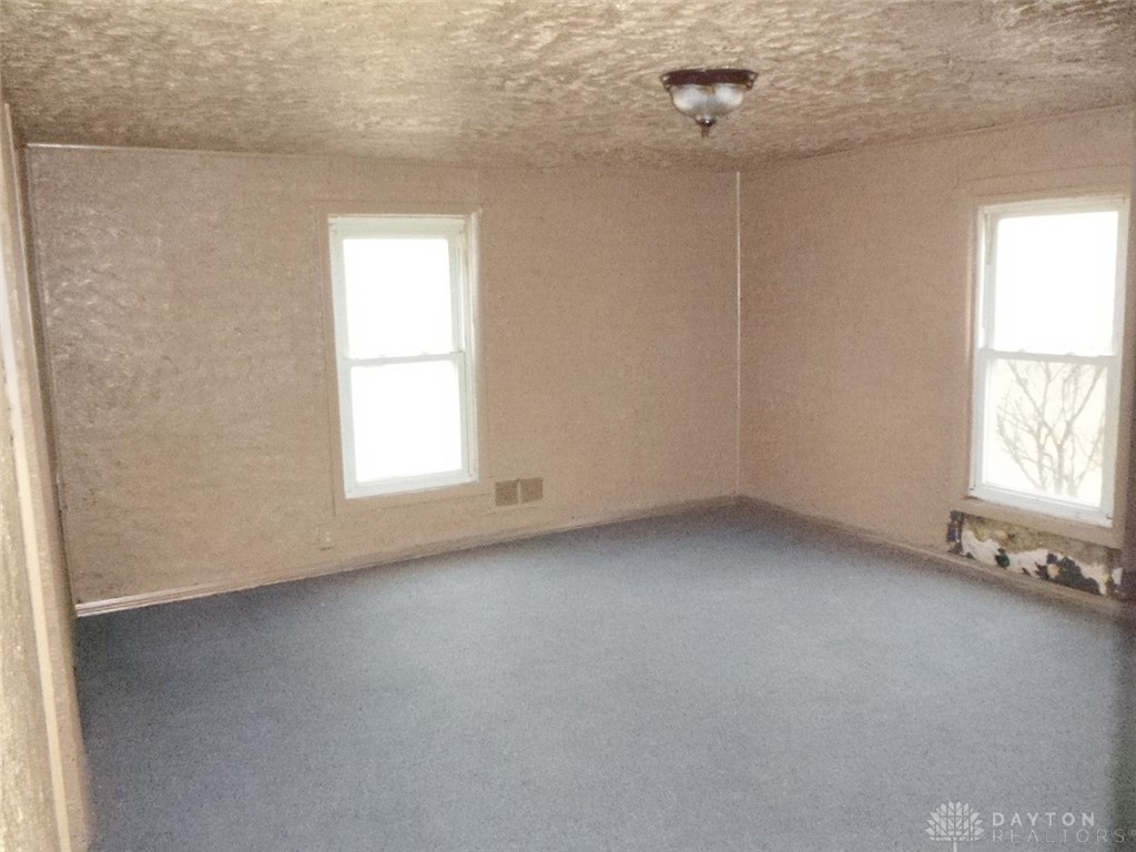 66 Estle Road Springfield, OH 45502 - Photo 8 of 15