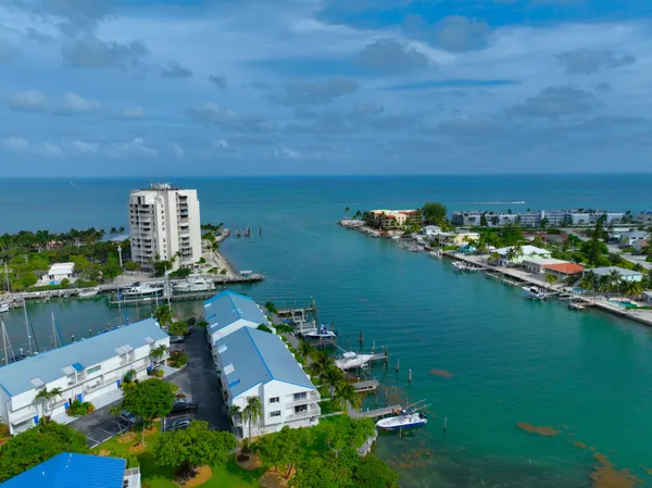 $1,025,000 | 95 Coco Plum Drive, Unit 2D, Marathon, FL 33050