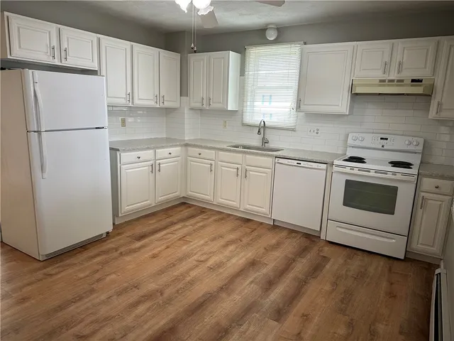 $2,200 | 245 Hazelton Street, Cranston, RI 02920