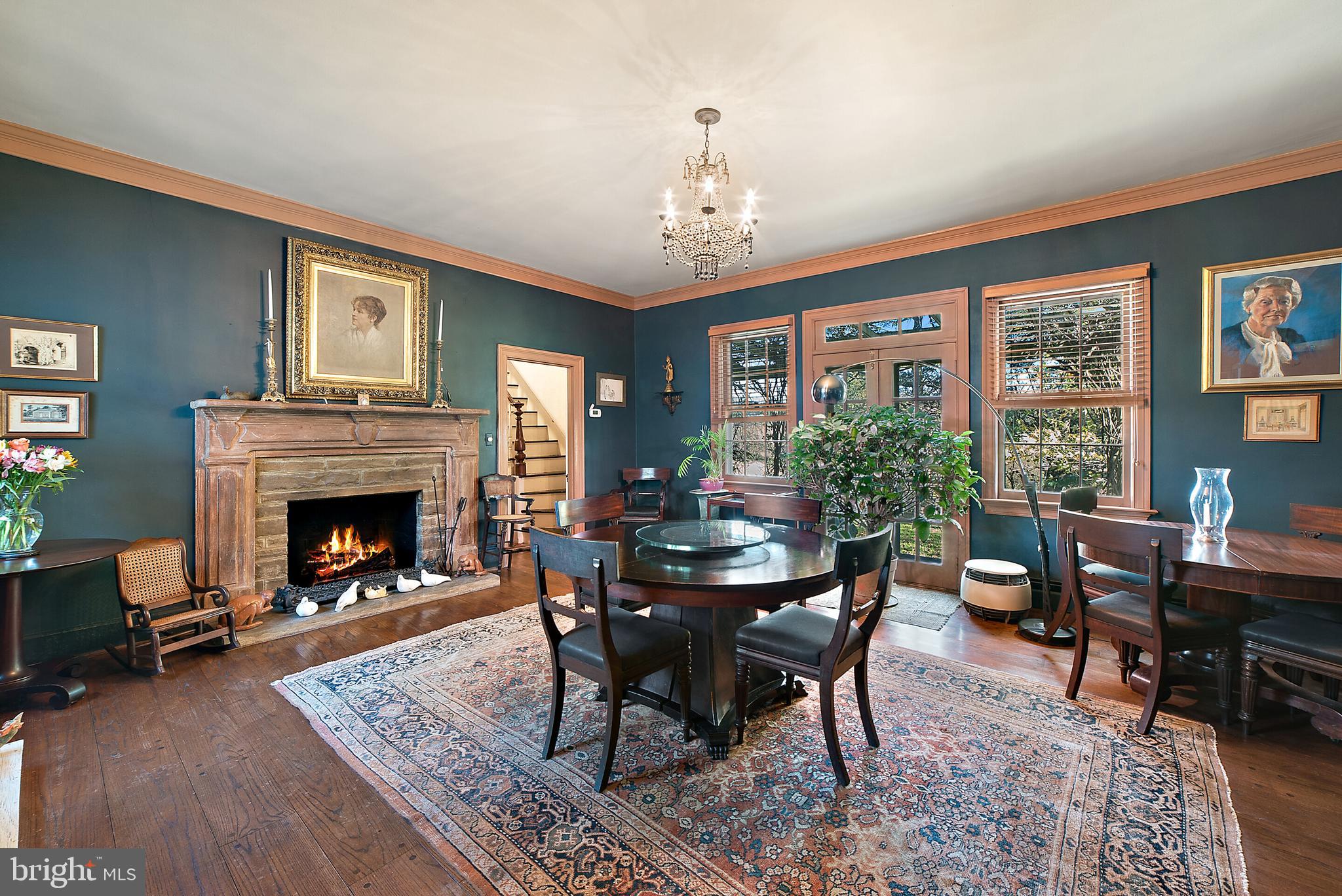 6015 Georgetown Road Broad Run, VA 20137 - Photo 18 of 51 Main house dining room