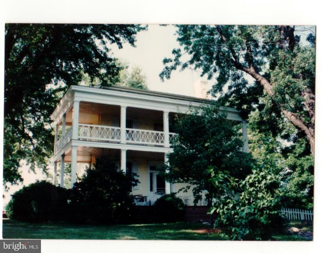 6015 Georgetown Road Broad Run, VA 20137 - Photo 4 of 51 porches from front