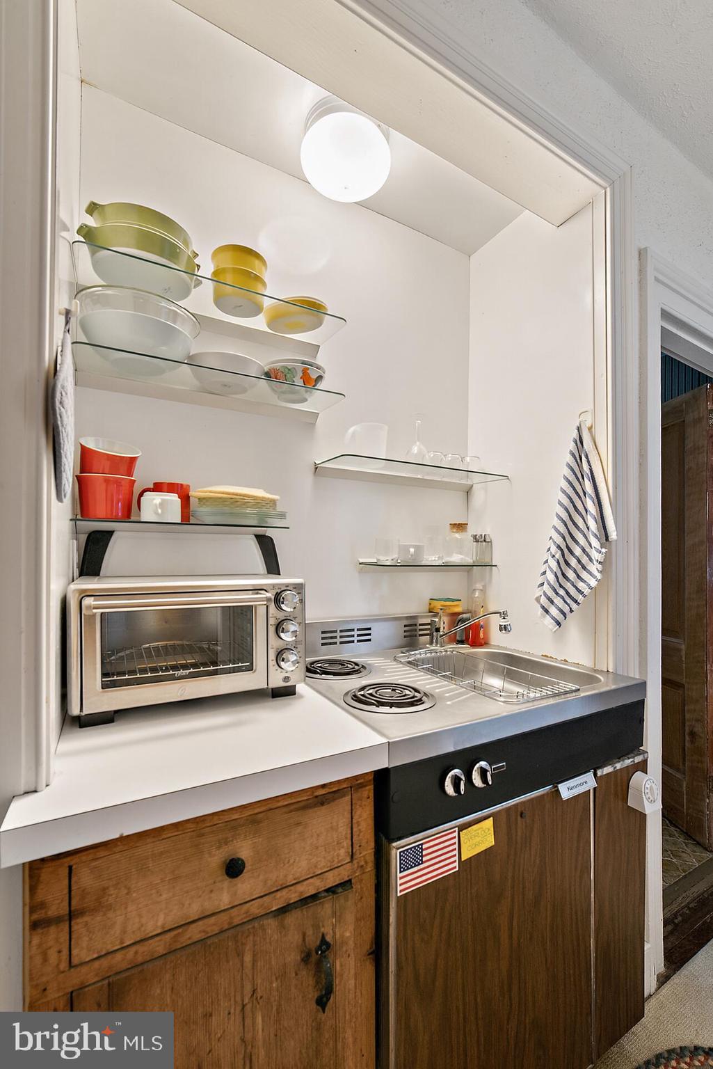 6015 Georgetown Road Broad Run, VA 20137 - Photo 33 of 51 kitchenette on 2nd floor wing