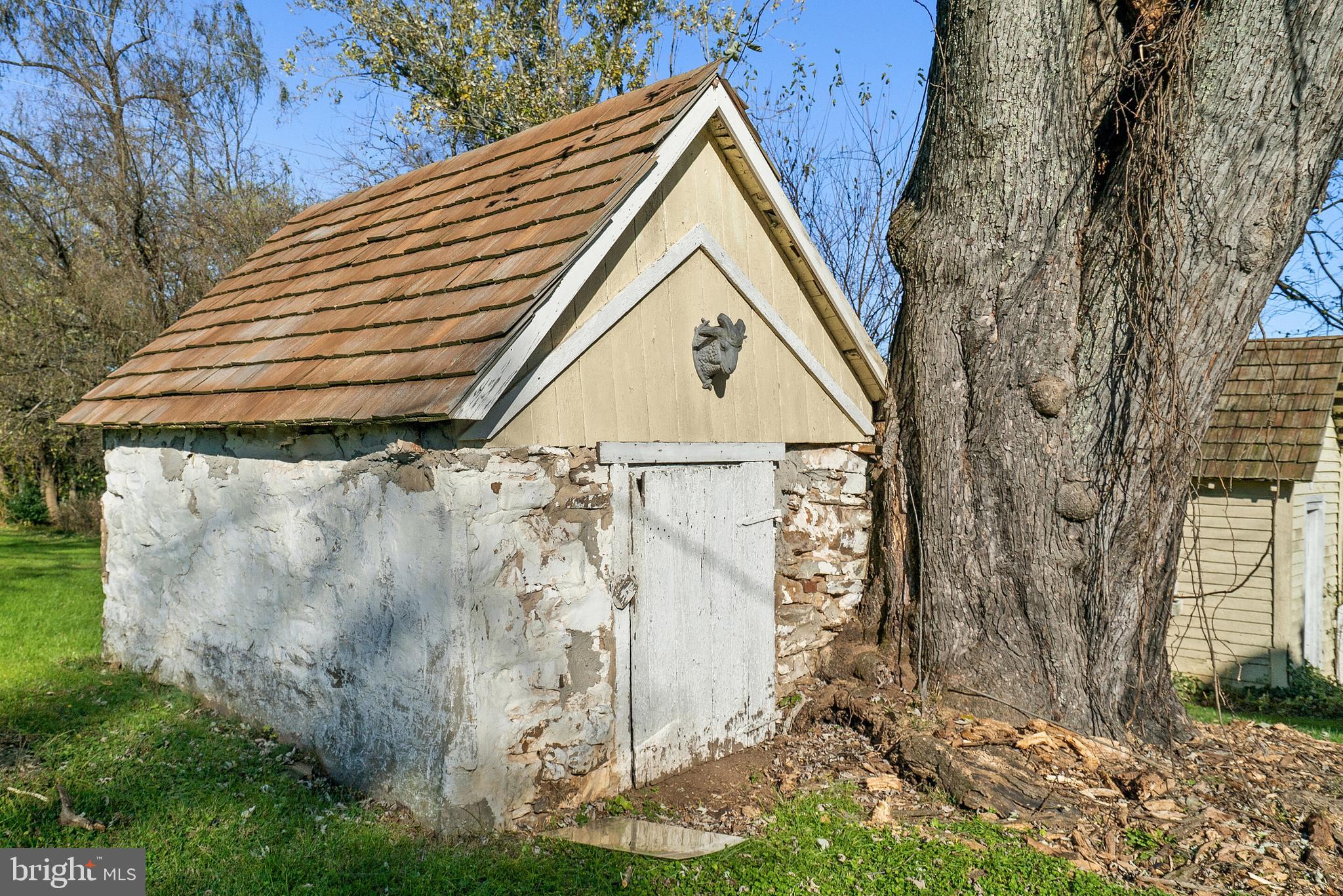 6015 Georgetown Road Broad Run, VA 20137 - Photo 36 of 51 Original well house