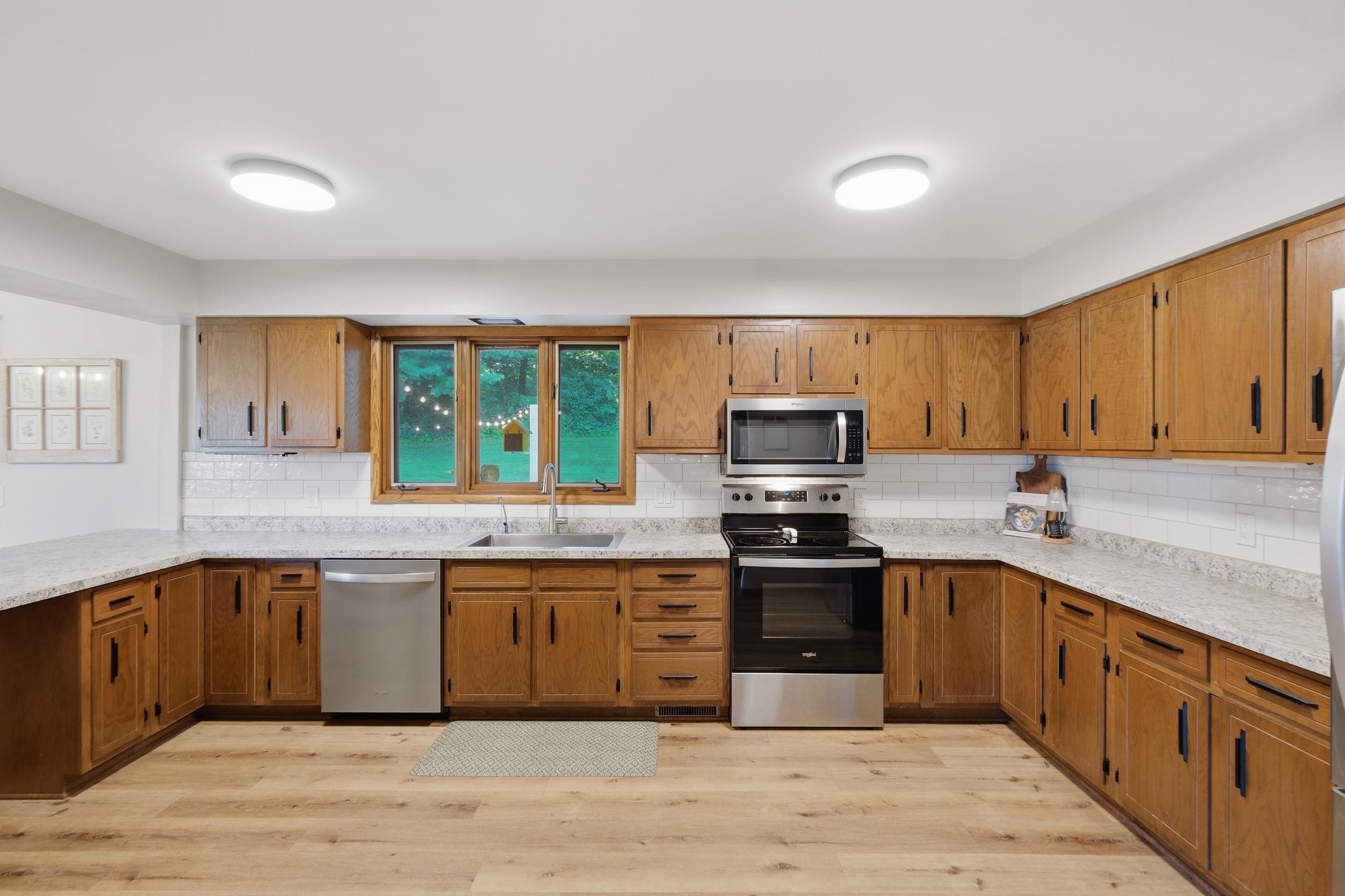 527 Peerless Road Belleville, WI 53508 - Photo 12 of 52