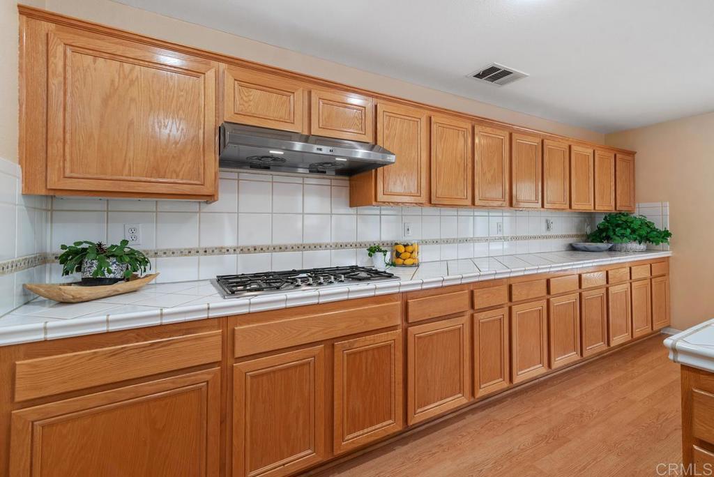 320 Hidden Trails Road Escondido, CA 92027 - Photo 19 of 38