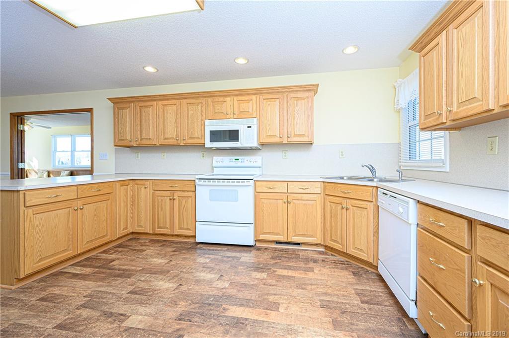 535 Sheffield Road Mocksville, NC 27028 - Photo 5 of 31 Gallery Image 5