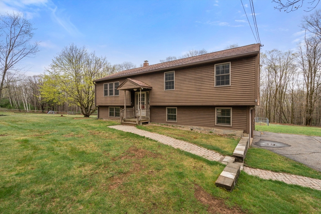 349 Leadmine Road Sturbridge, MA 01566 - Photo 3 of 34 Gallery Image 3