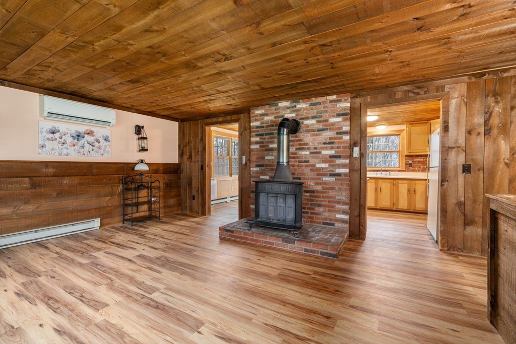 349 Leadmine Road Sturbridge, MA 01566 - Photo 7 of 34 Gallery Image 7