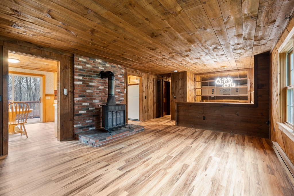 349 Leadmine Road Sturbridge, MA 01566 - Photo 8 of 34 Gallery Image 8