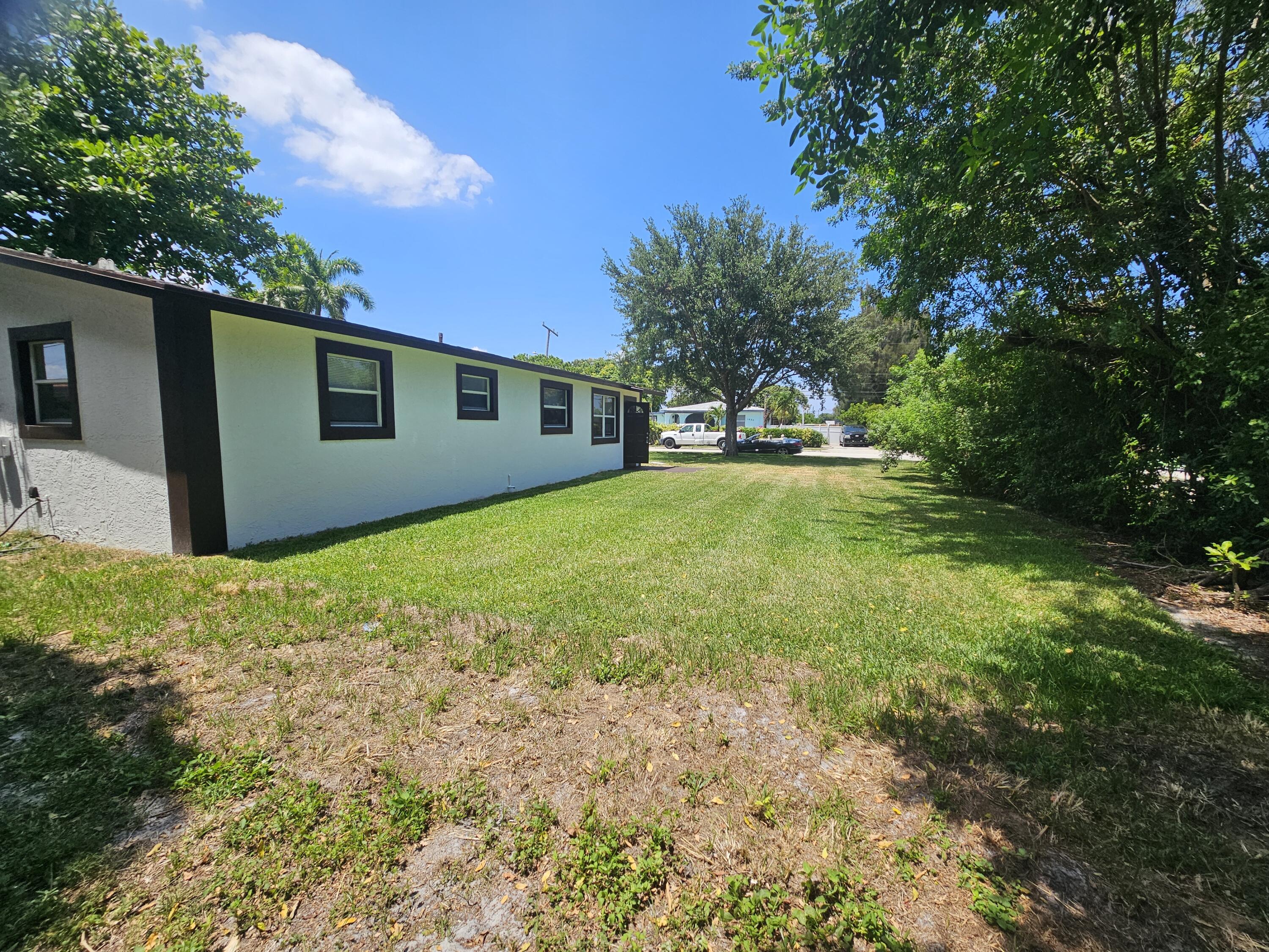 1605 West 10th Street Riviera Beach, FL 33404 - Photo 17 of 52 20260509_140406