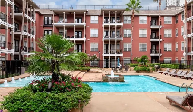 $1,750 | 2400 McCue Road, Unit 326, Houston, TX 77056