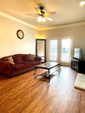 $1,750 | 2400 McCue Road, Unit 326, Houston, TX 77056