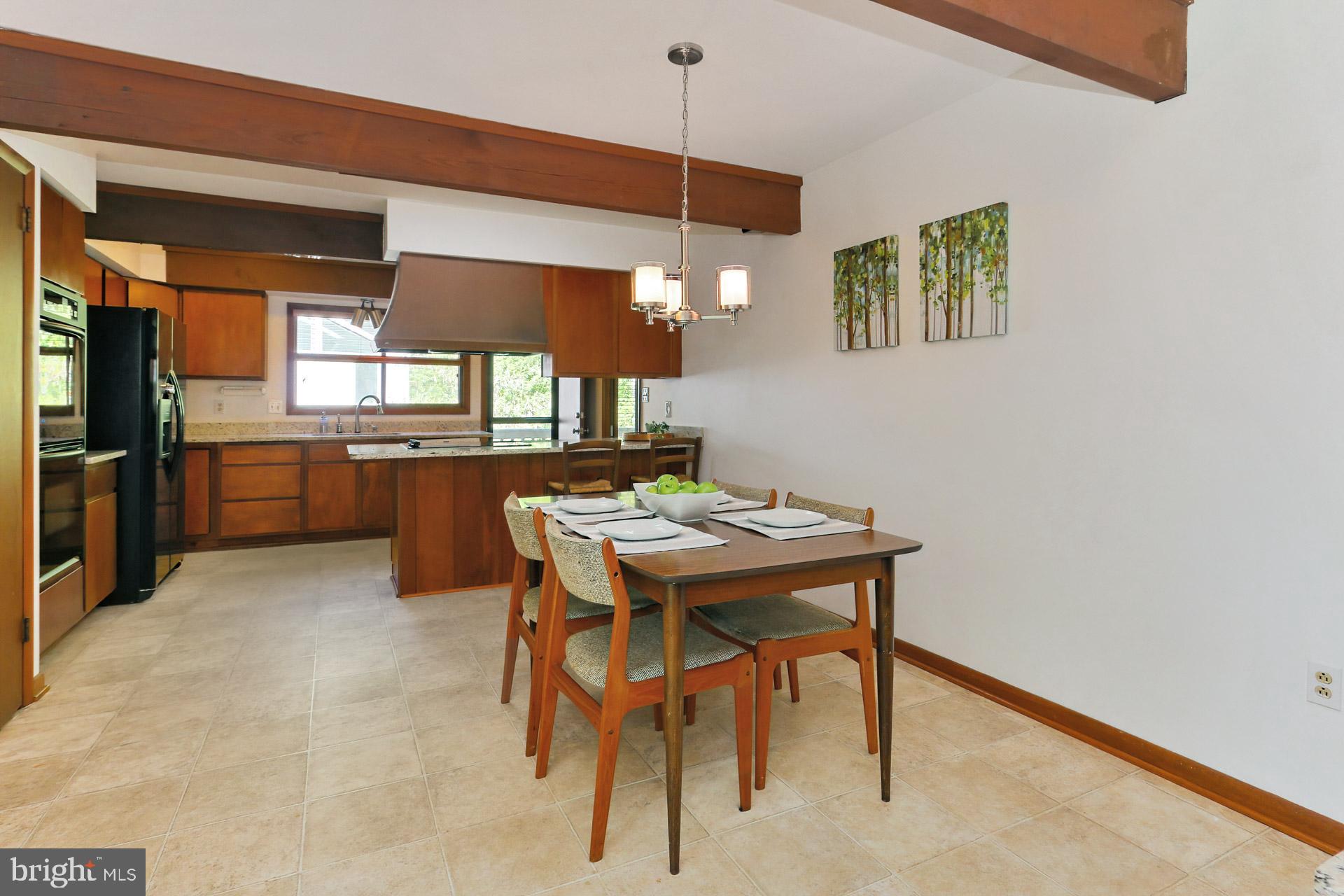 11302 Fieldstone Lane Reston, VA 20191 - Photo 9 of 48 Huge Open Eat-In Kitchen