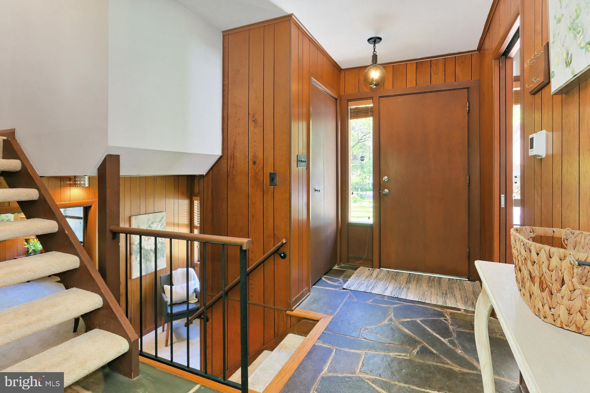 11302 Fieldstone Lane Reston, VA 20191 - Photo 27 of 48 Foyer