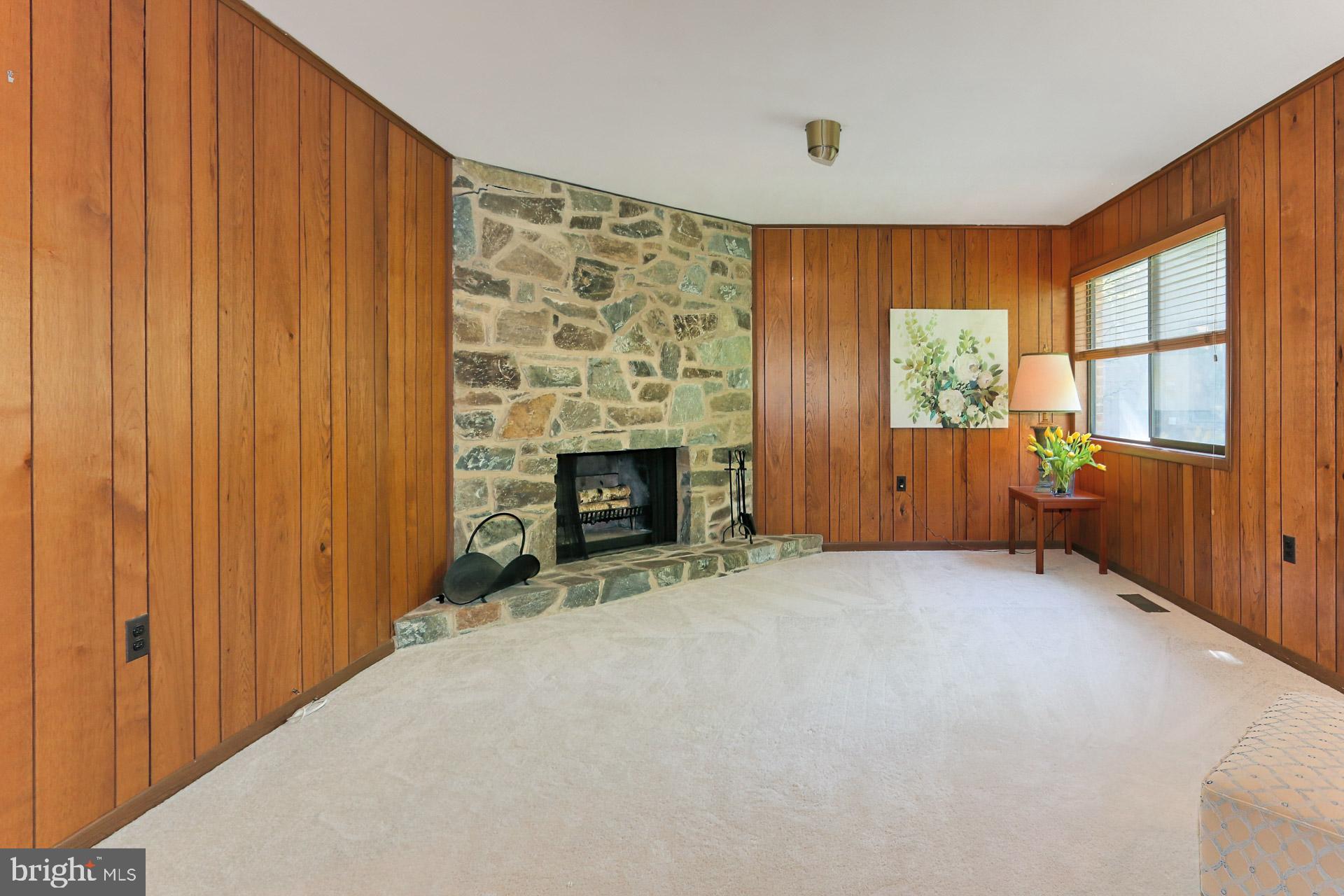 11302 Fieldstone Lane Reston, VA 20191 - Photo 32 of 48 Family Room