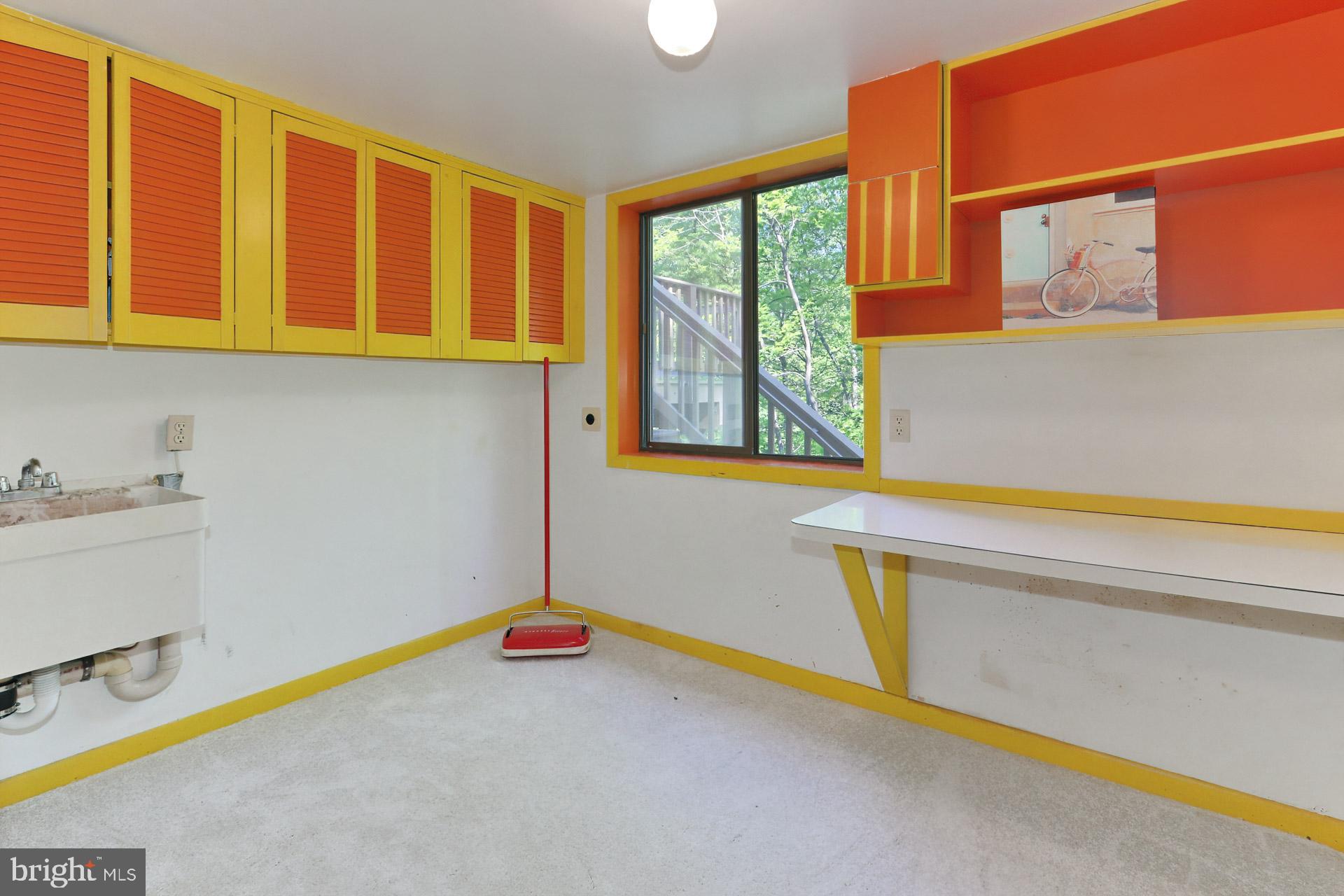 11302 Fieldstone Lane Reston, VA 20191 - Photo 35 of 48 Laundry Area