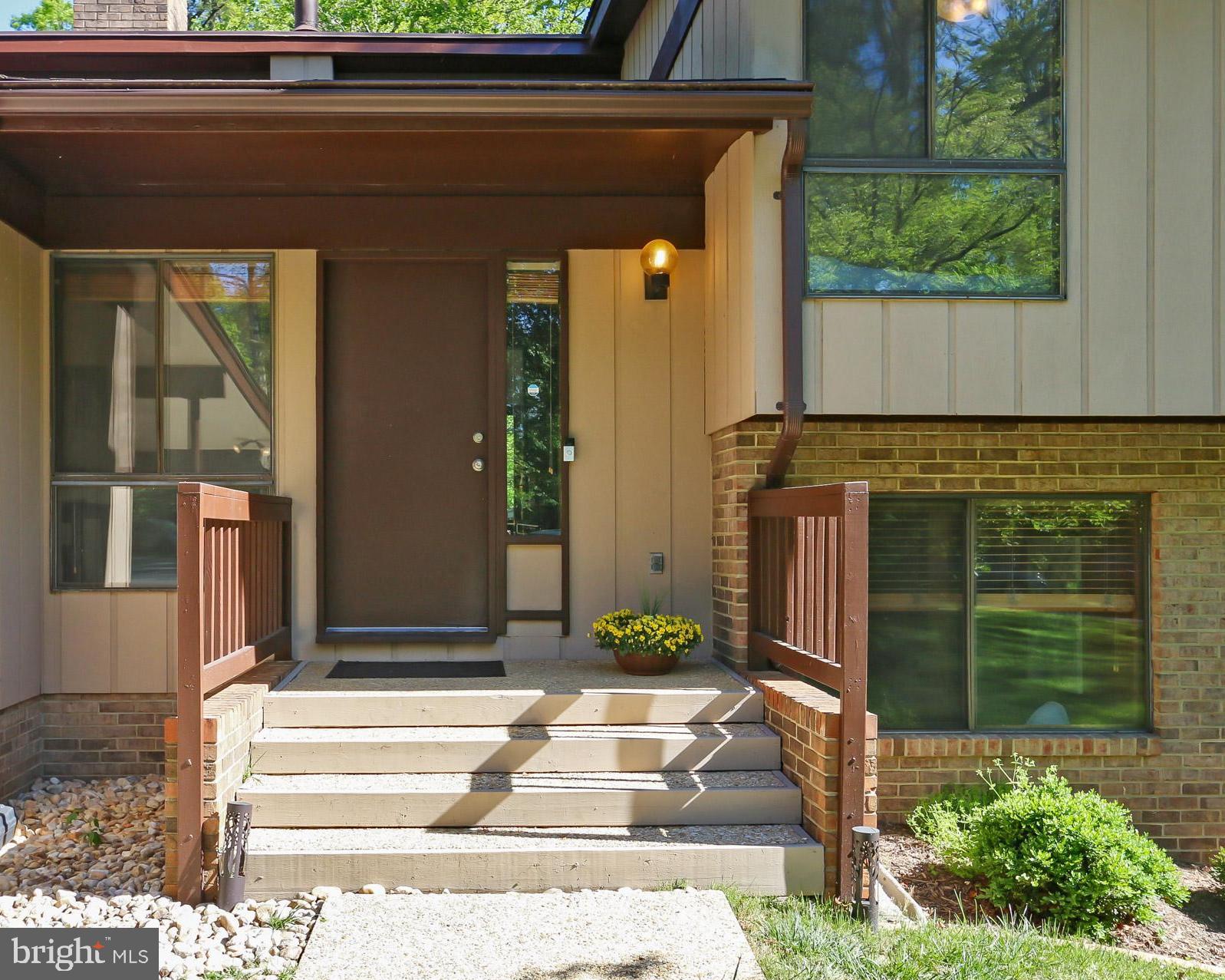 11302 Fieldstone Lane Reston, VA 20191 - Photo 44 of 48 Front Entrance