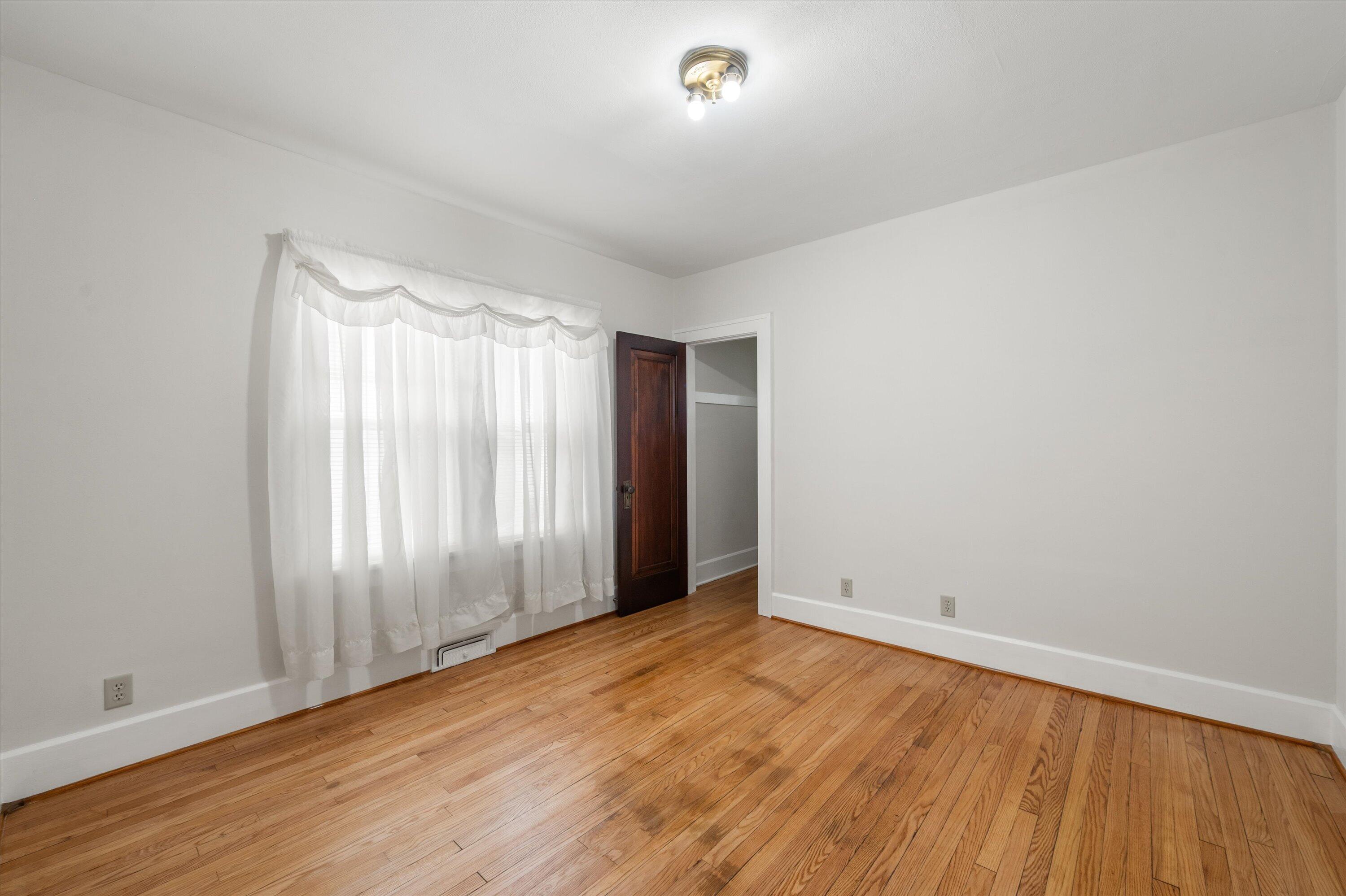 3709 Haven Avenue Racine, WI 53405 - Photo 19 of 37 09-DSC0035