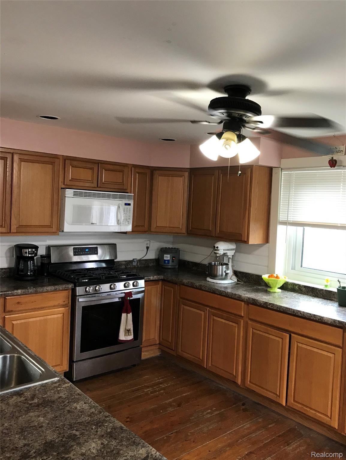 4201 Cade Road Imlay City, MI 48444 - Photo 5 of 26 Cade Rd kitchen1.jpg