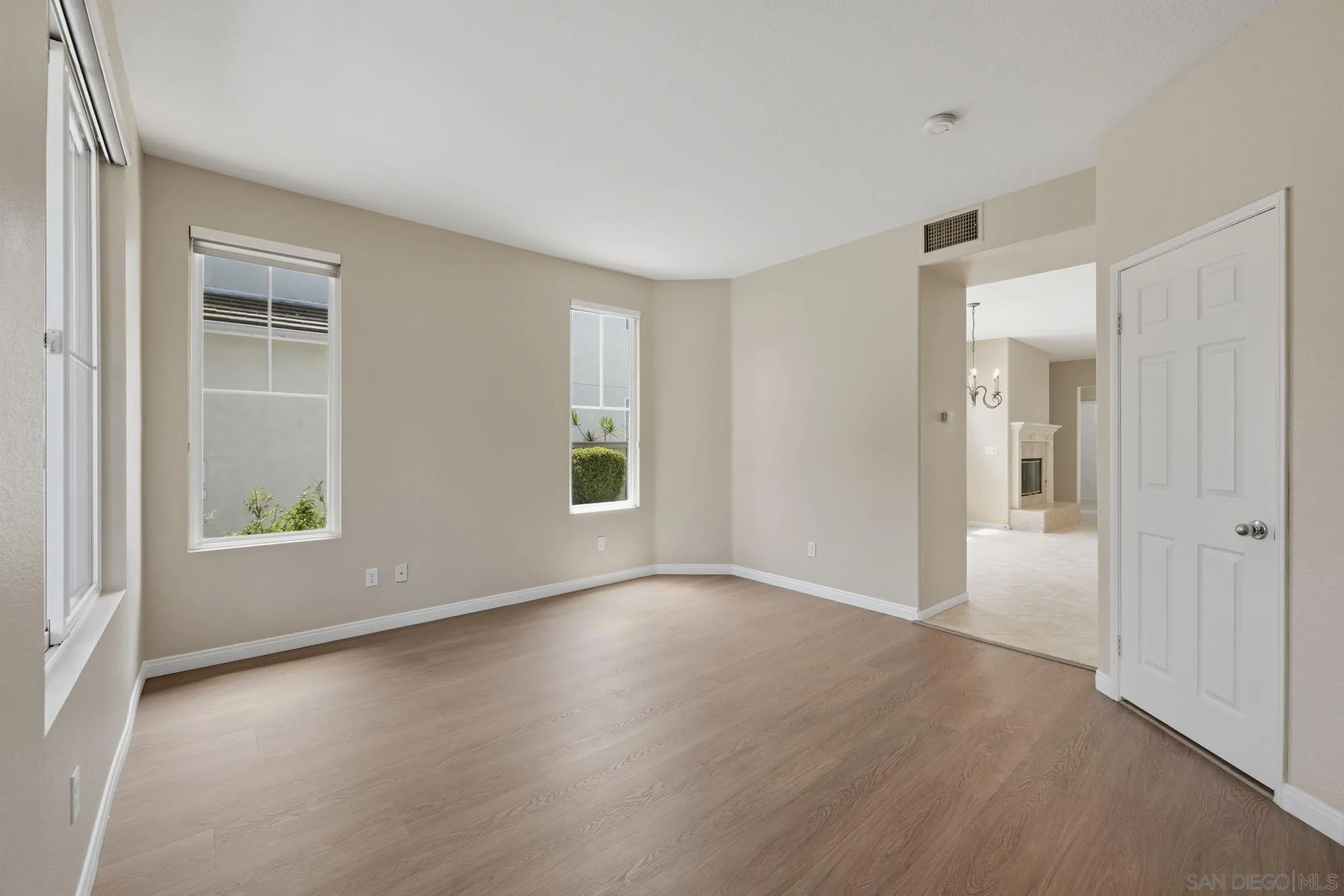 12256 Pepper Tree Lane Poway, CA 92064 - Photo 5 of 34 Gallery Image 5