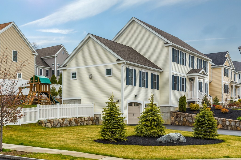 6 Spalding Road Stoneham, MA 02180 - Photo 3 of 29 Gallery Image 3