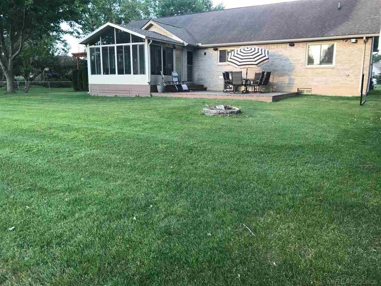 54123 County Line Road New Baltimore, MI 48047 - Photo 7 of 36 31328190-6.JPG