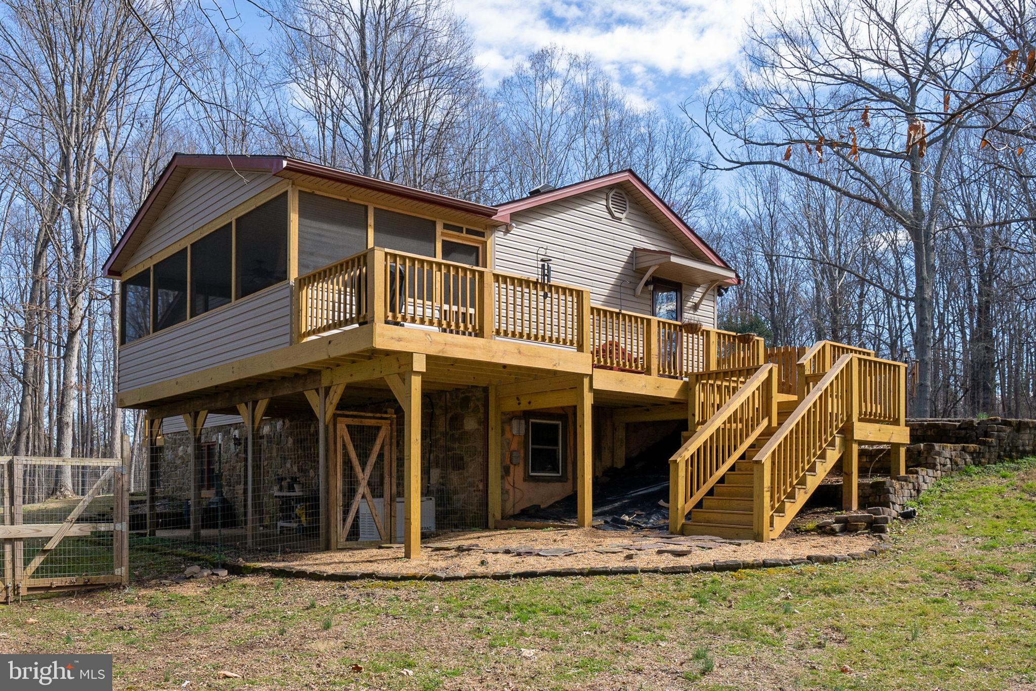 5419 Hoover Road Reva, VA 22735 - Photo 4 of 36 SCREENED IN PORCH