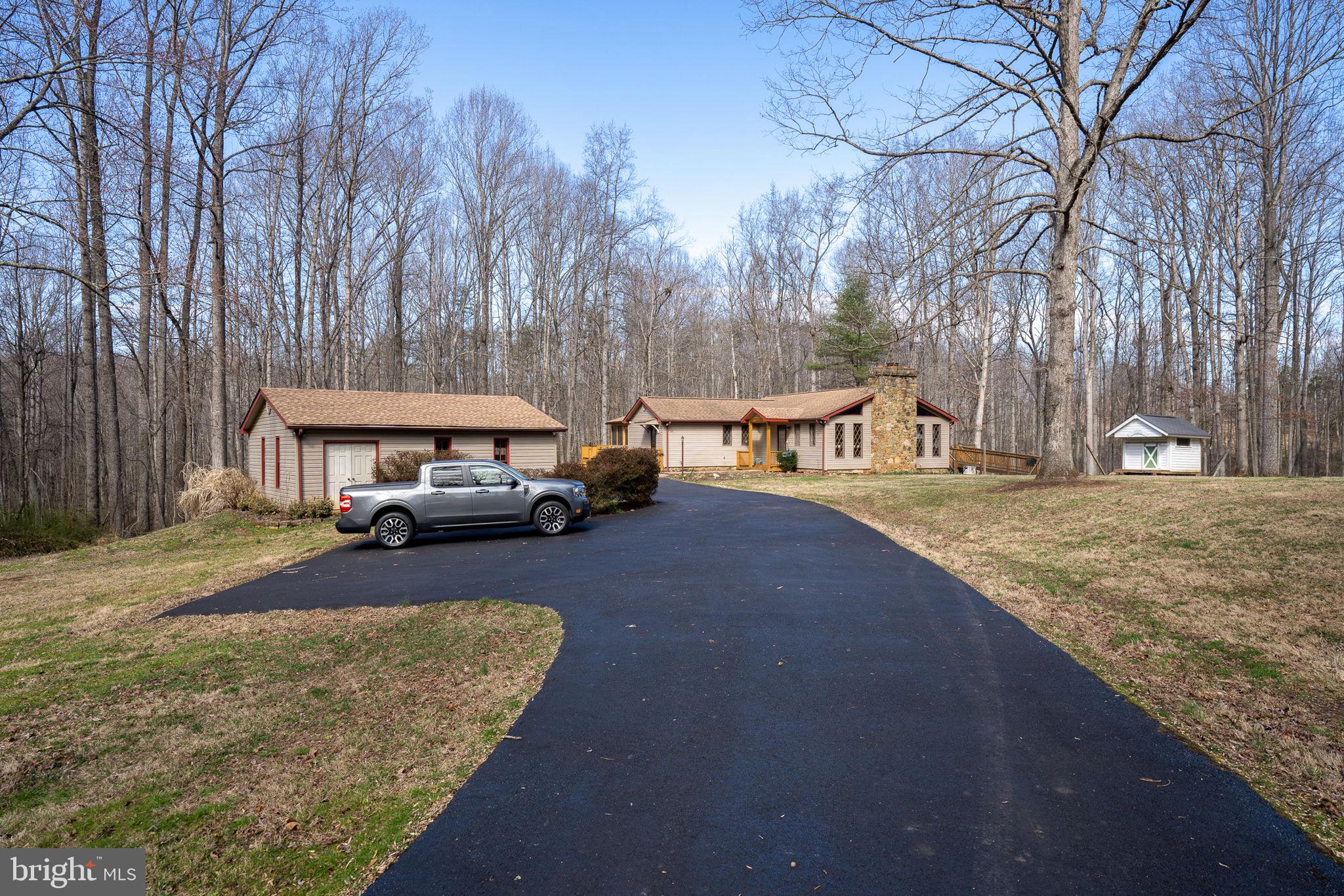 5419 Hoover Road Reva, VA 22735 - Photo 8 of 36 PAVED DRIVEWAY