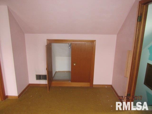 646 3rd Avenue South Clinton, IA 52732 - Photo 2 of 11 Gallery Image 2