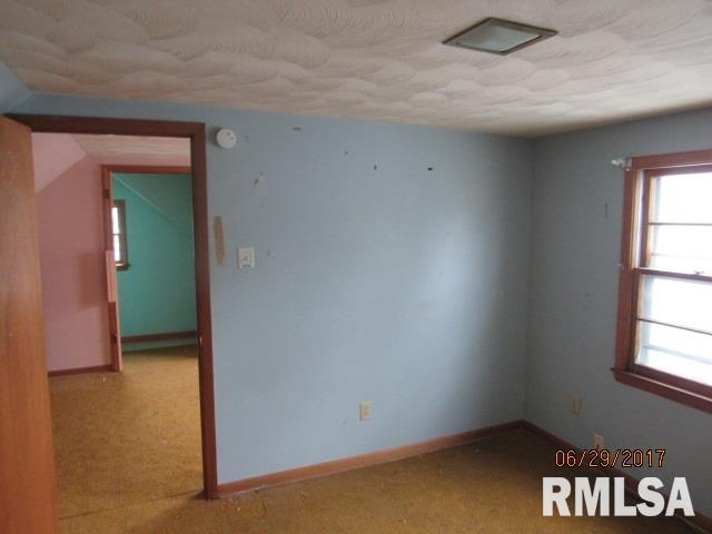 646 3rd Avenue South Clinton, IA 52732 - Photo 3 of 11 Gallery Image 3