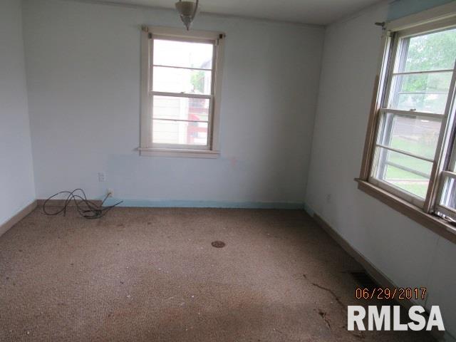 646 3rd Avenue South Clinton, IA 52732 - Photo 4 of 11 Gallery Image 4