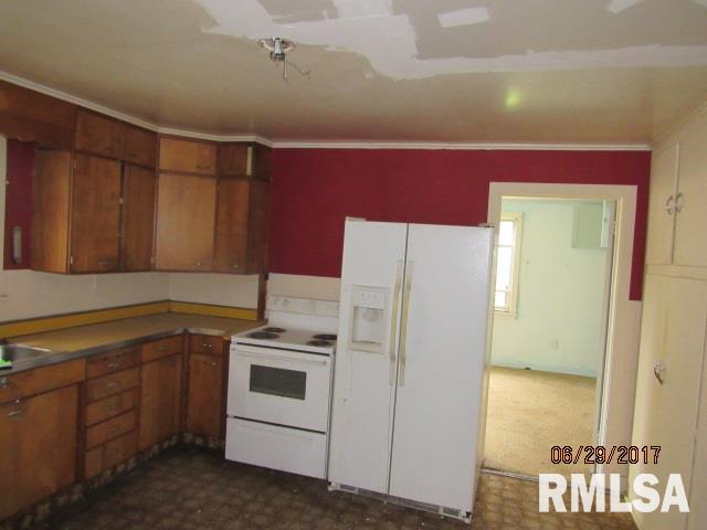646 3rd Avenue South Clinton, IA 52732 - Photo 6 of 11 Gallery Image 6