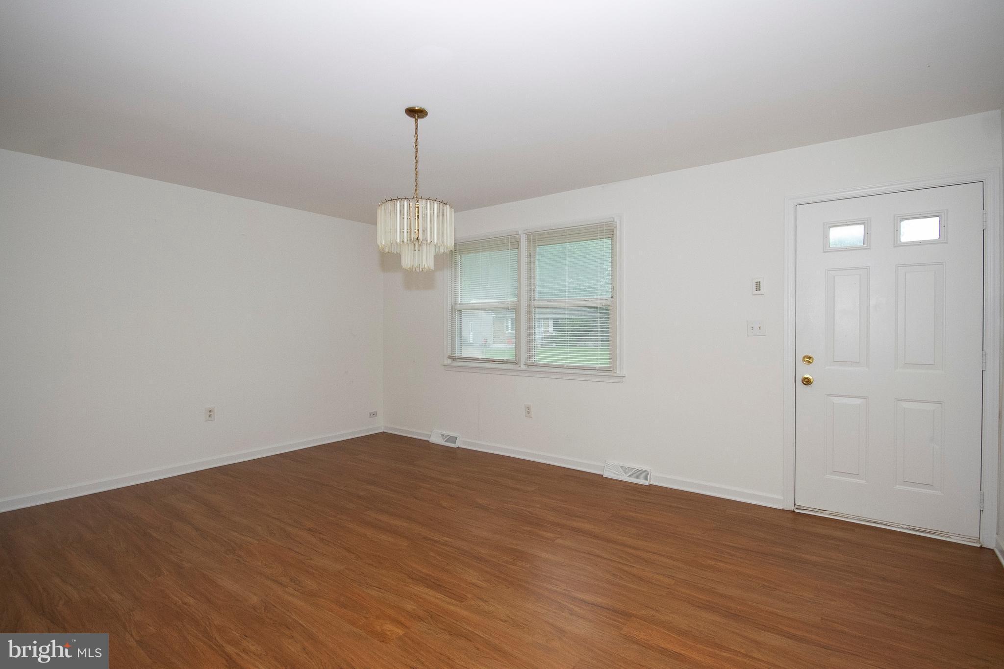 3740 Trent Road Randallstown, MD 21133 - Photo 11 of 28 Living Room