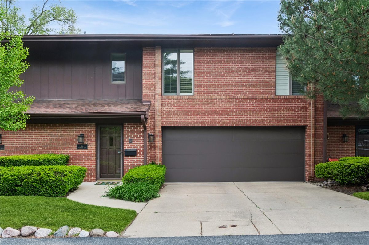 90 Boardwalk Place Park Ridge, IL 60068 - Photo 1 of 27 Gallery Image 1