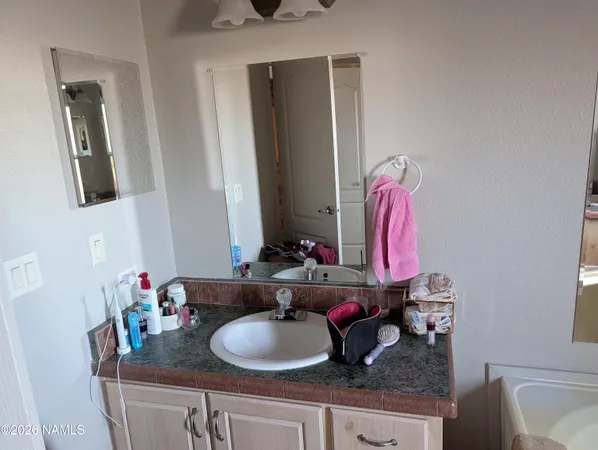 $350,000 | 1126 Valley View Drive, Taylor, AZ 85939