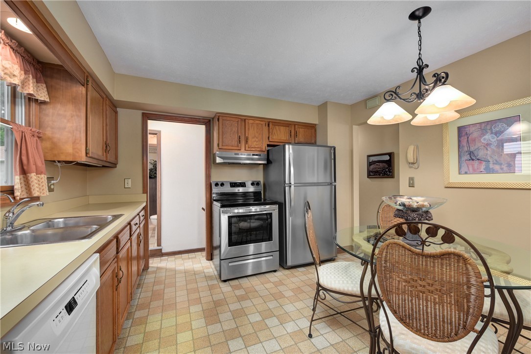 651 Orchardview Road Independence, OH 44131 - Photo 13 of 41