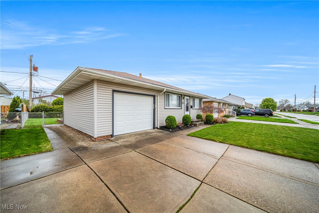 30880 Harrison Road Wickliffe, OH 44092 - Photo 3 of 35 Gallery Image 3