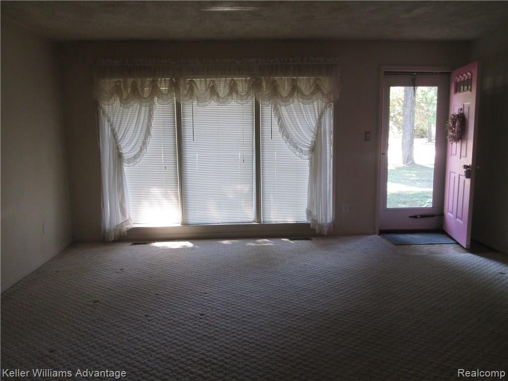 23680 Meadowbrook Road Novi, MI 48375 - Photo 5 of 34