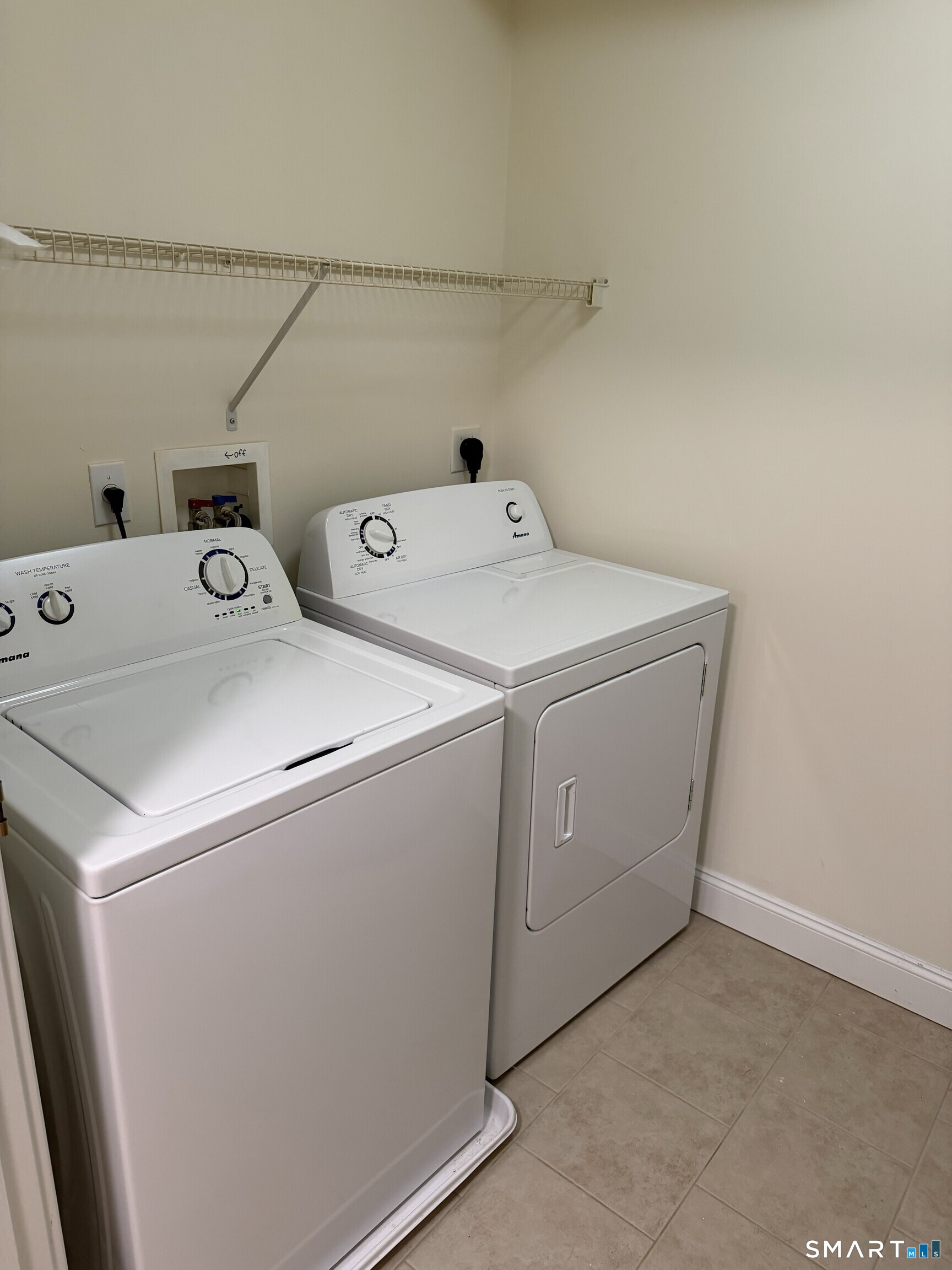 365 Westport Avenue, Unit 2B Norwalk, CT 06851 - Photo 13 of 19 a utility room with dryer and washer